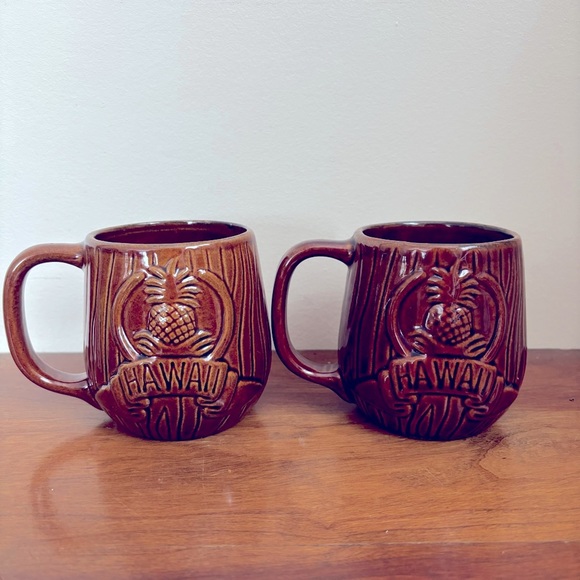 Vintage Hawaiian mugs - Picture 1 of 7